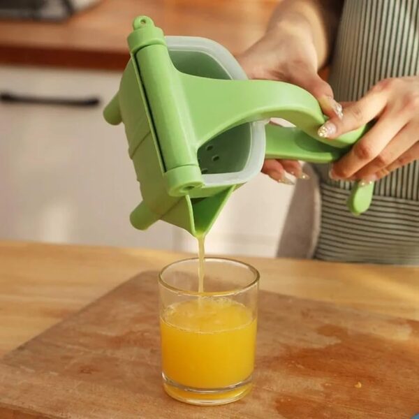 Portable Hand Pressed Fruit Juicer Mini Manual Juicer